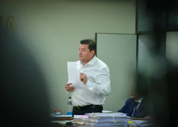 El alcalde de Santa Cruz, Jhonny Fernández, durante su audiencia cautelar. FOTO: GAMSC