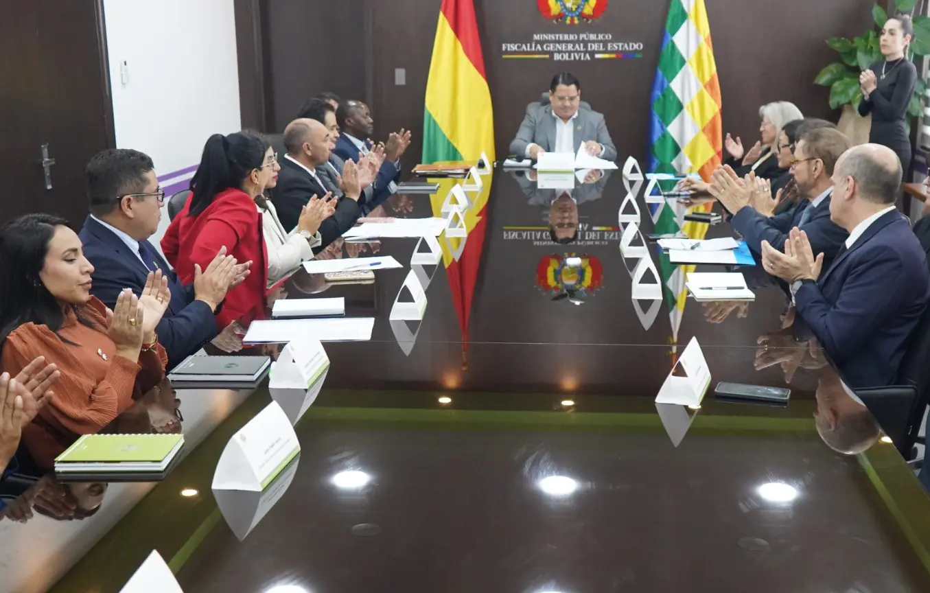 Fiscalía y ONU Mujeres firman acuerdo contra la violencia de género