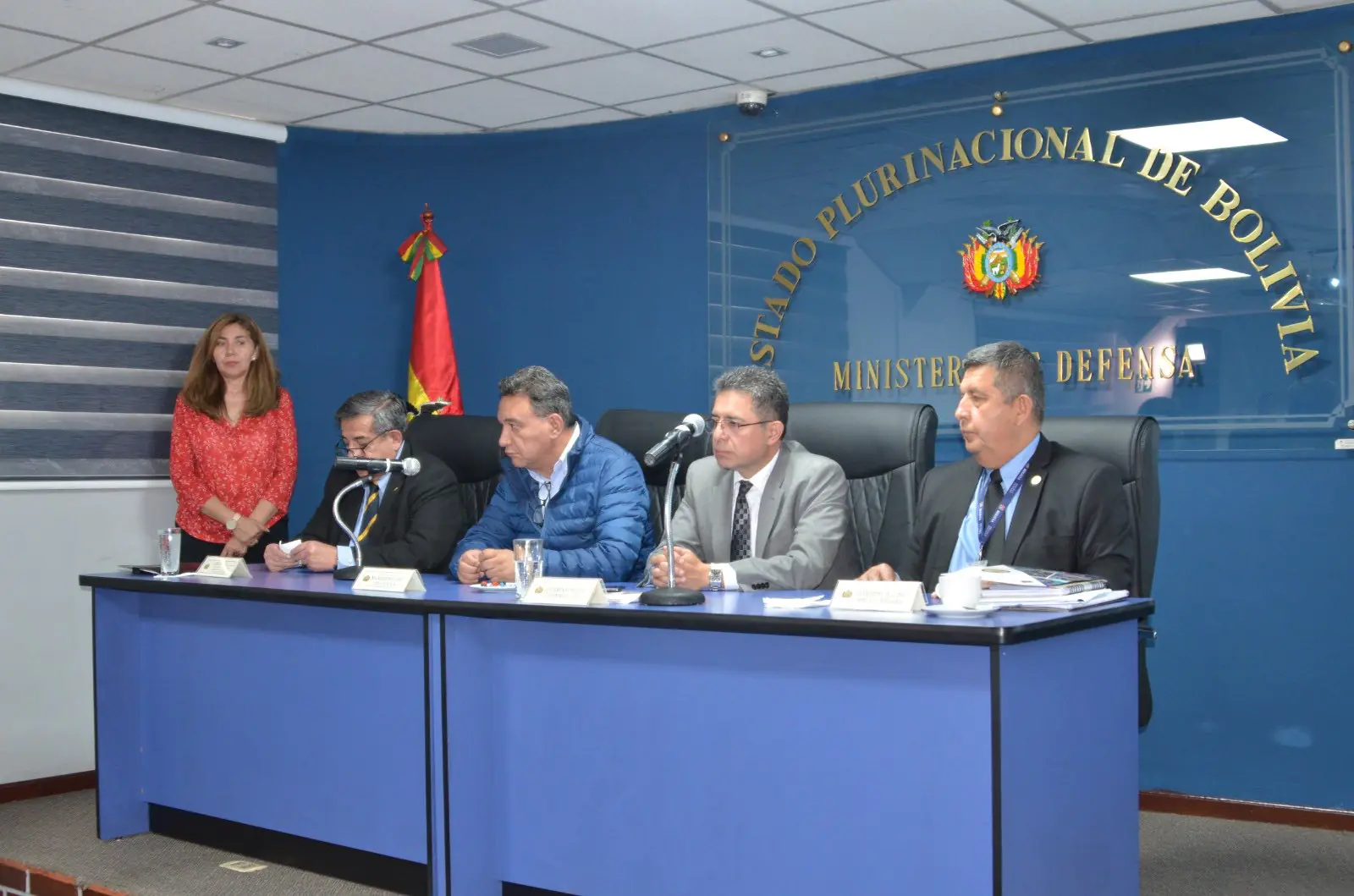 Defensa anuncia acciones legales contra fabricante chino de barcazas