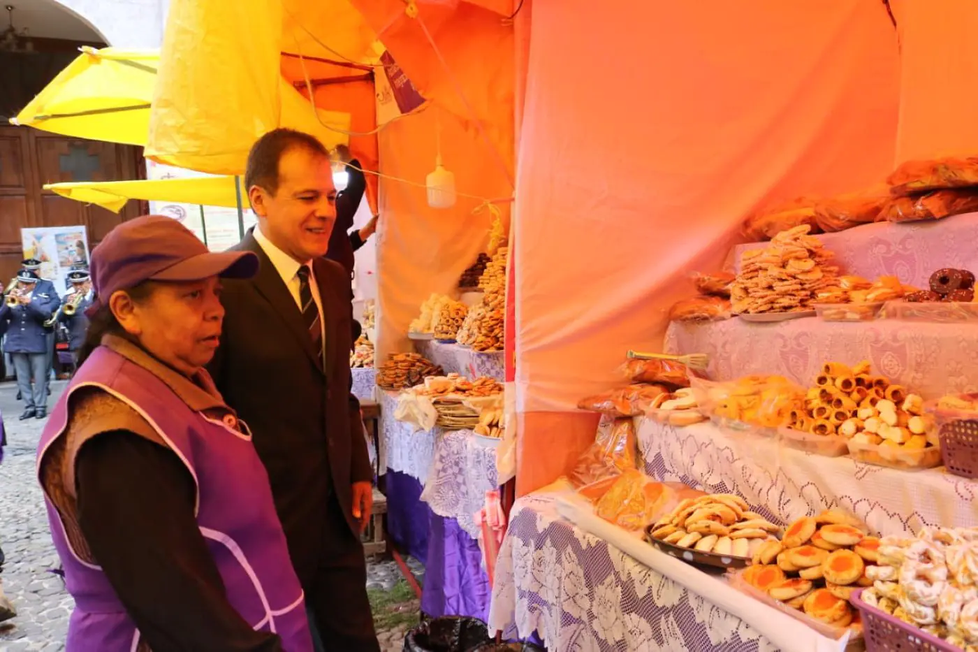 Semana Santa: feria de la ‘Dulce empanada’ se consolida como símbolo paceño