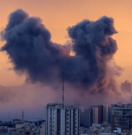 EEUU e Israel atacan plantas nucleares en Irán