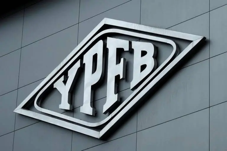 YPFB pide reflexión a transportistas y levantar medidas de presión