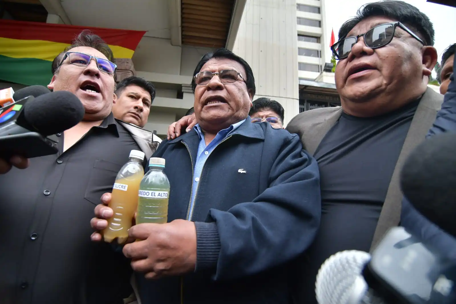 Choferes denuncian que la gasolina desestabilizada todavía circula