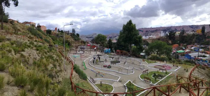 La Paz inaugura el parque canil más grande en la avenida Zabaleta