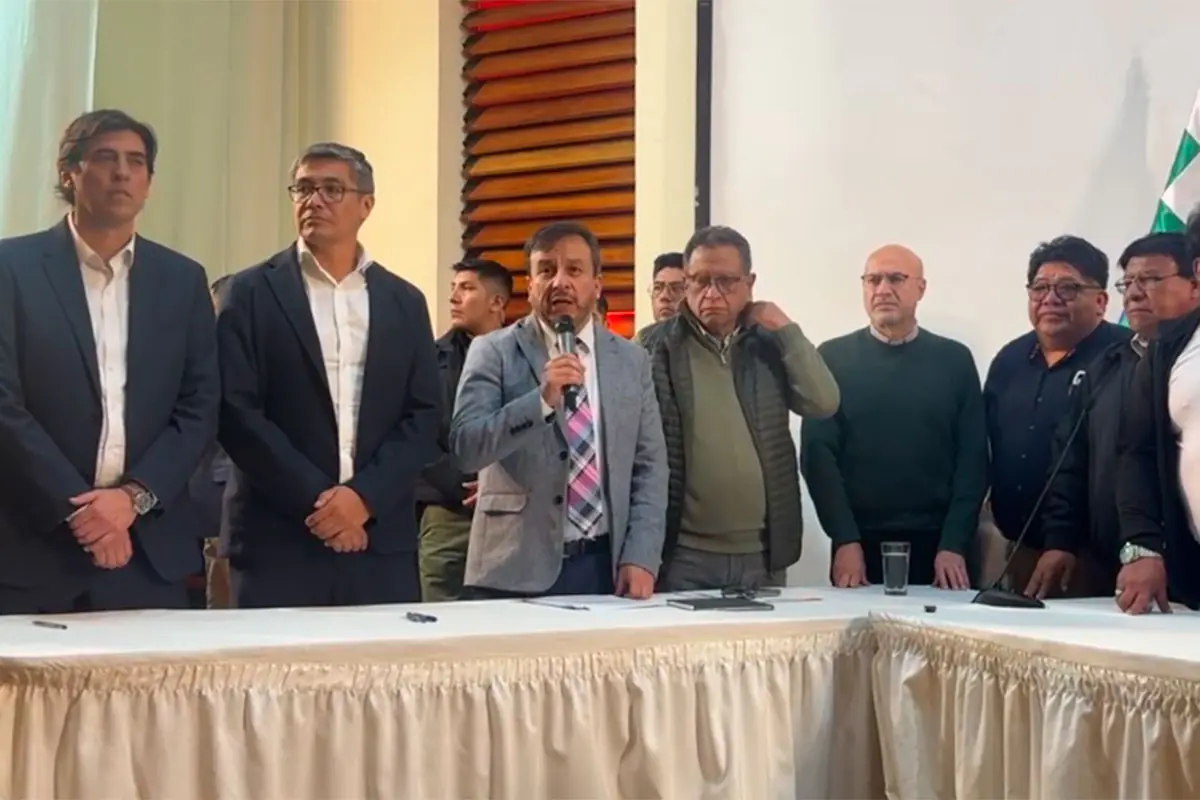 Choferes levantan paro indefinido tras llegar a un acuerdo con el Gobierno