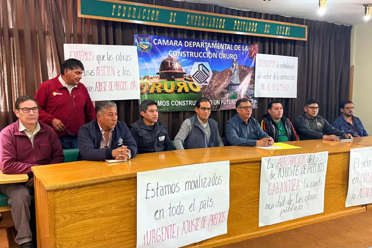 Constructores anuncian movilizaciones por demora en decreto de reajuste de precios