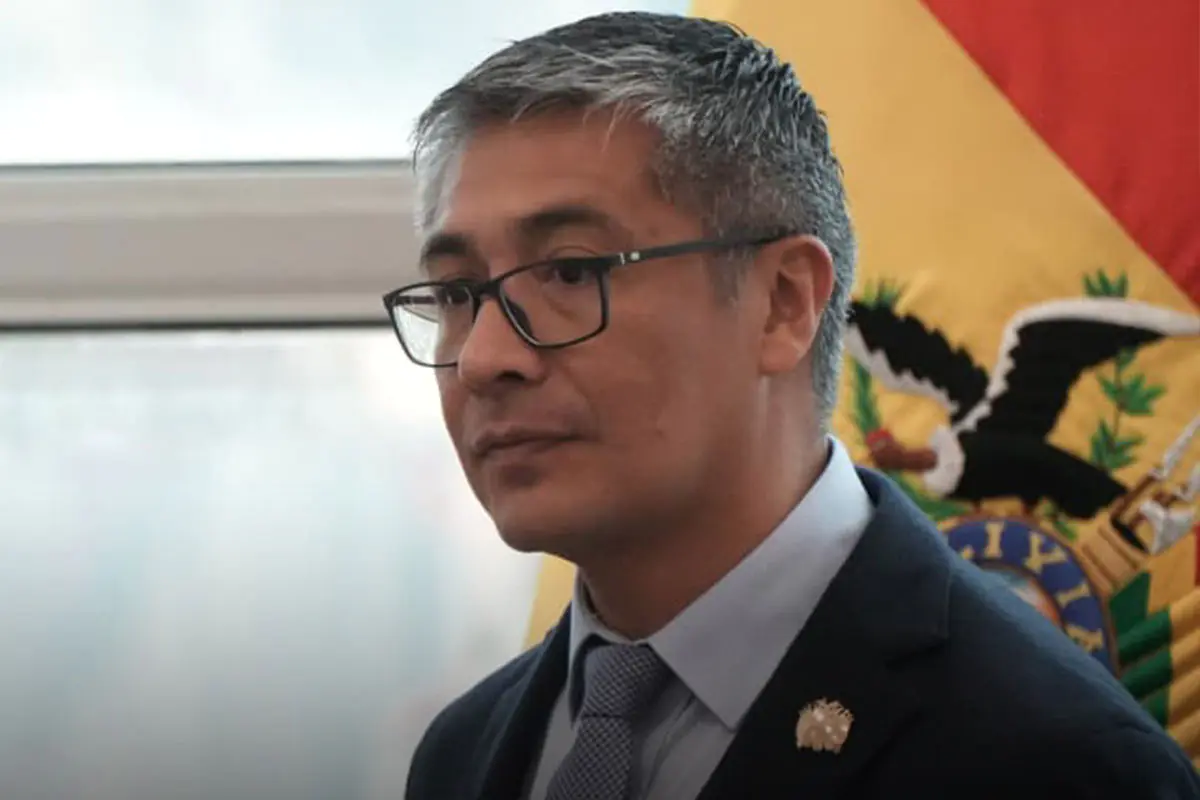 Ministro de Economía asevera que el Gobierno no tomará decisiones bajo presión