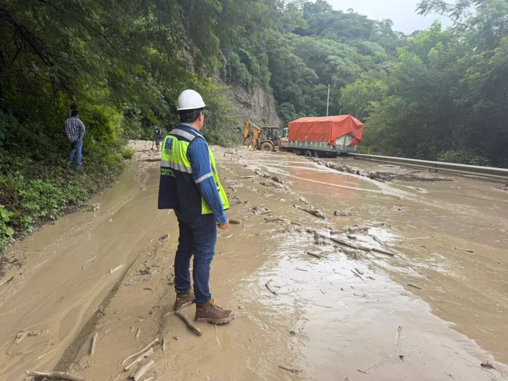 Piedra impacta bus y deja un pasajero fallecido rumbo a los Valles cruceños