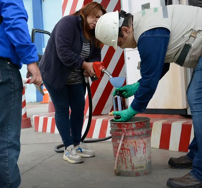 UMSA: La gasolina no tiene la calidad para su uso en vehículos