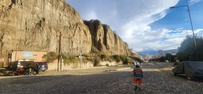 La Paz: tras caída de tierra, la Alcaldía refuerza vigilancia en Achumani