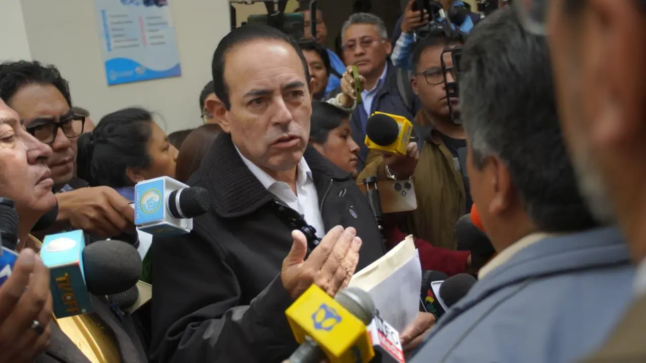 Dockweiler alerta entrega ‘irresponsable’ de documentación