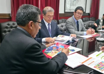El ministro de Trabajo se reúne con la cooperación japonesa. Foto: Ministerio de Trabajo
