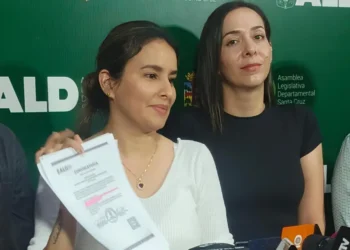 La vicegobernadora electa, Paola Aguirre confirmó la suspensión/RRSS