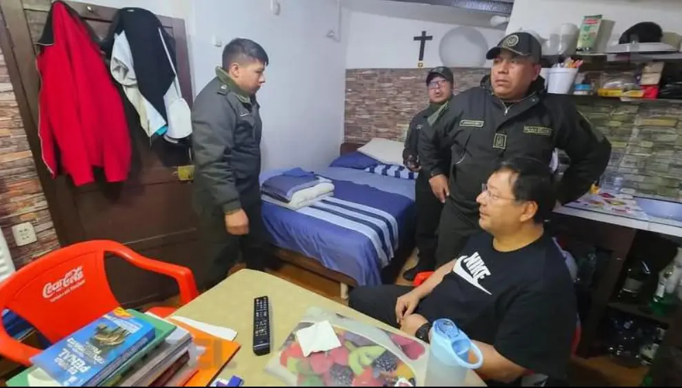 Se filtra imagen de la celda donde Arce cumple detención en San Pedro