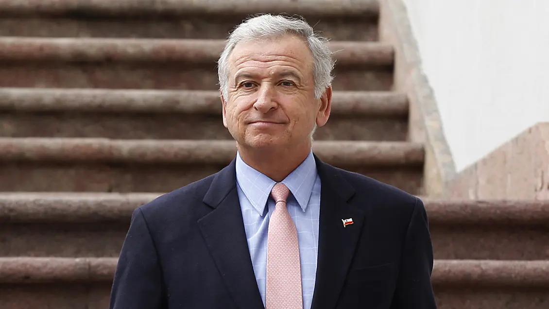 Felipe Larraín y expertos bolivianos analizarán posicionamiento económico del país