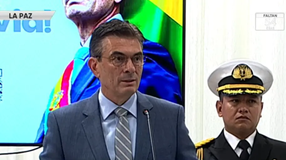 El presidente Rodrigo Paz durante la conferencia de prensa