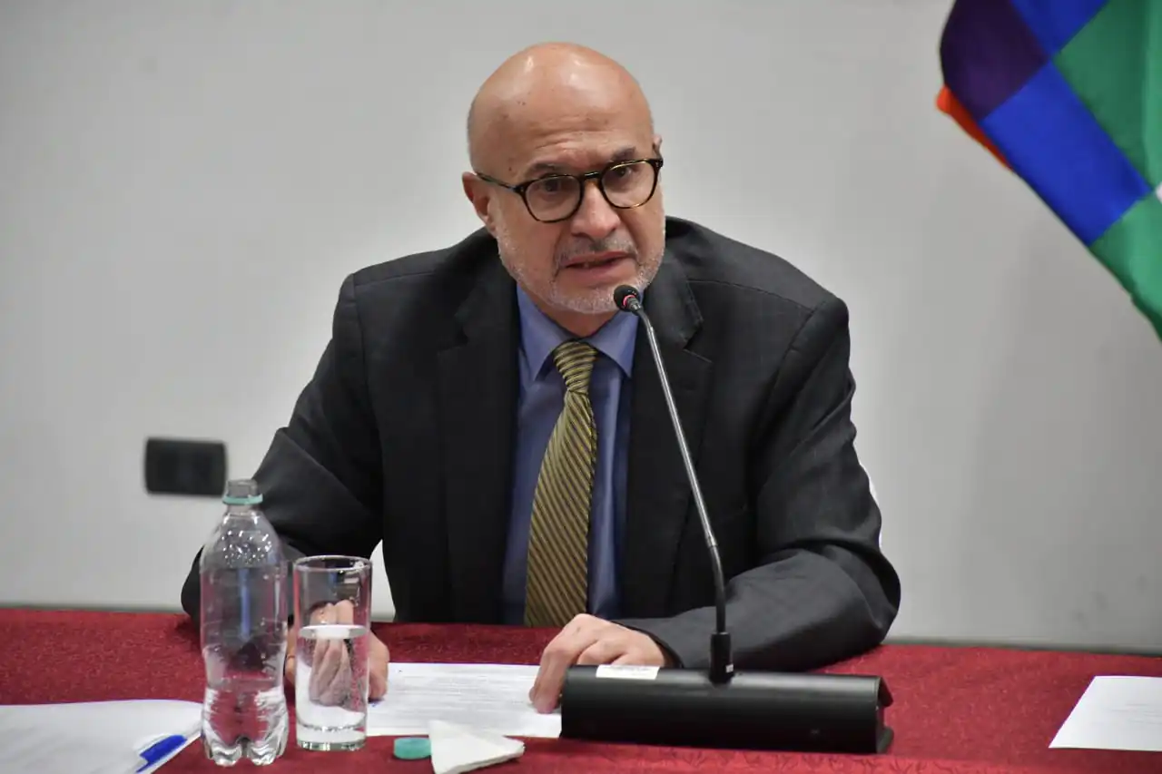 Gobierno anula 161 decretos que autorizaban contrataciones directas