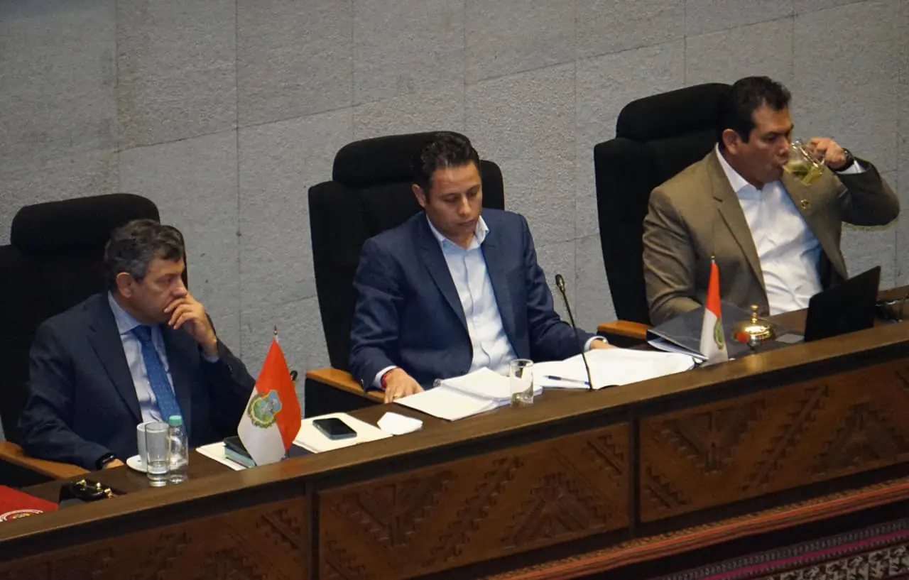 Diputados piden a Lara dejar la política tras admitir dudas sobre su continuidad