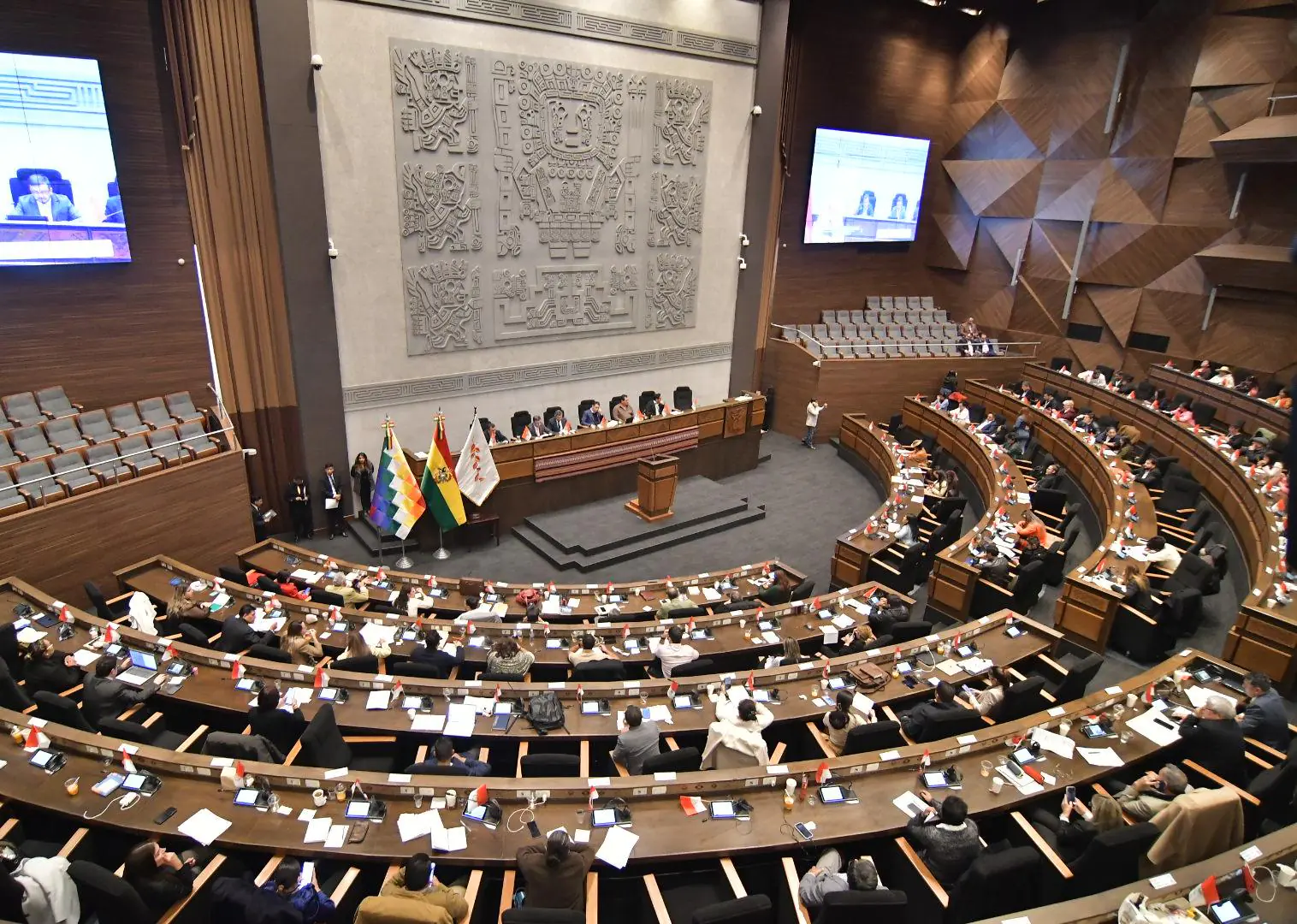 Lara dicta nuevo cuarto intermedio en interpelación a Medinaceli