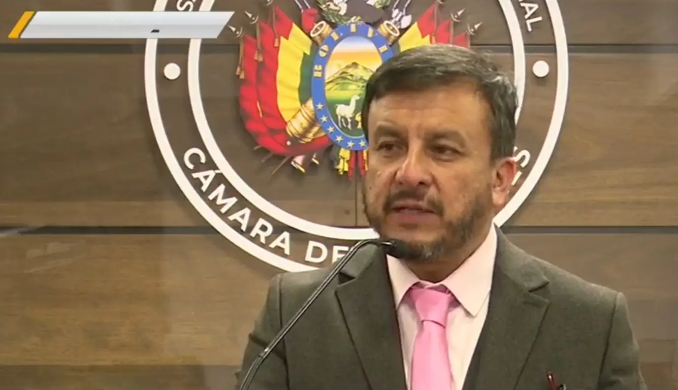 Medinaceli defiende transparencia en contratos y pide pruebas ante denuncias sobre gasolina