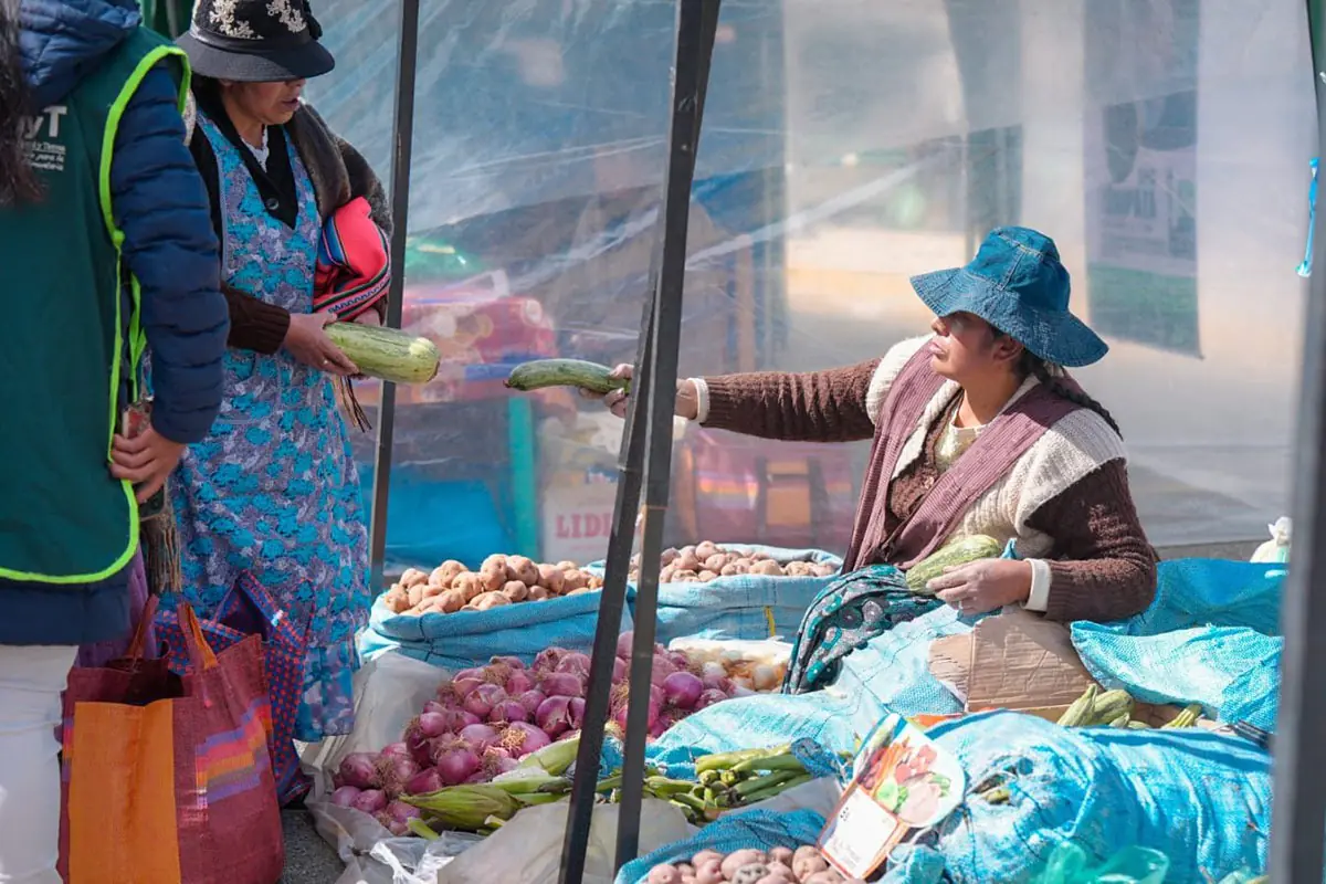 Reportan que unos 200 productores participan en la feria ‘Bolivia Produce’