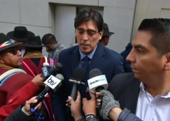 El ministro de Obras Públicas, Mauricio Zamora. Foto: APG