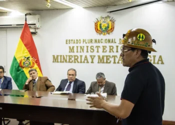 la reunión entre representantes del Gobierno y lso mineros. Foto: Ministerio de Minería