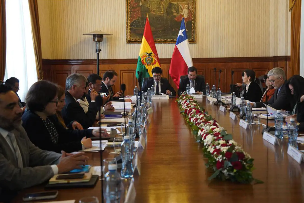 La reunión bilateral entre autoridades de Chile y Bolivia. Foto: Cancillería
