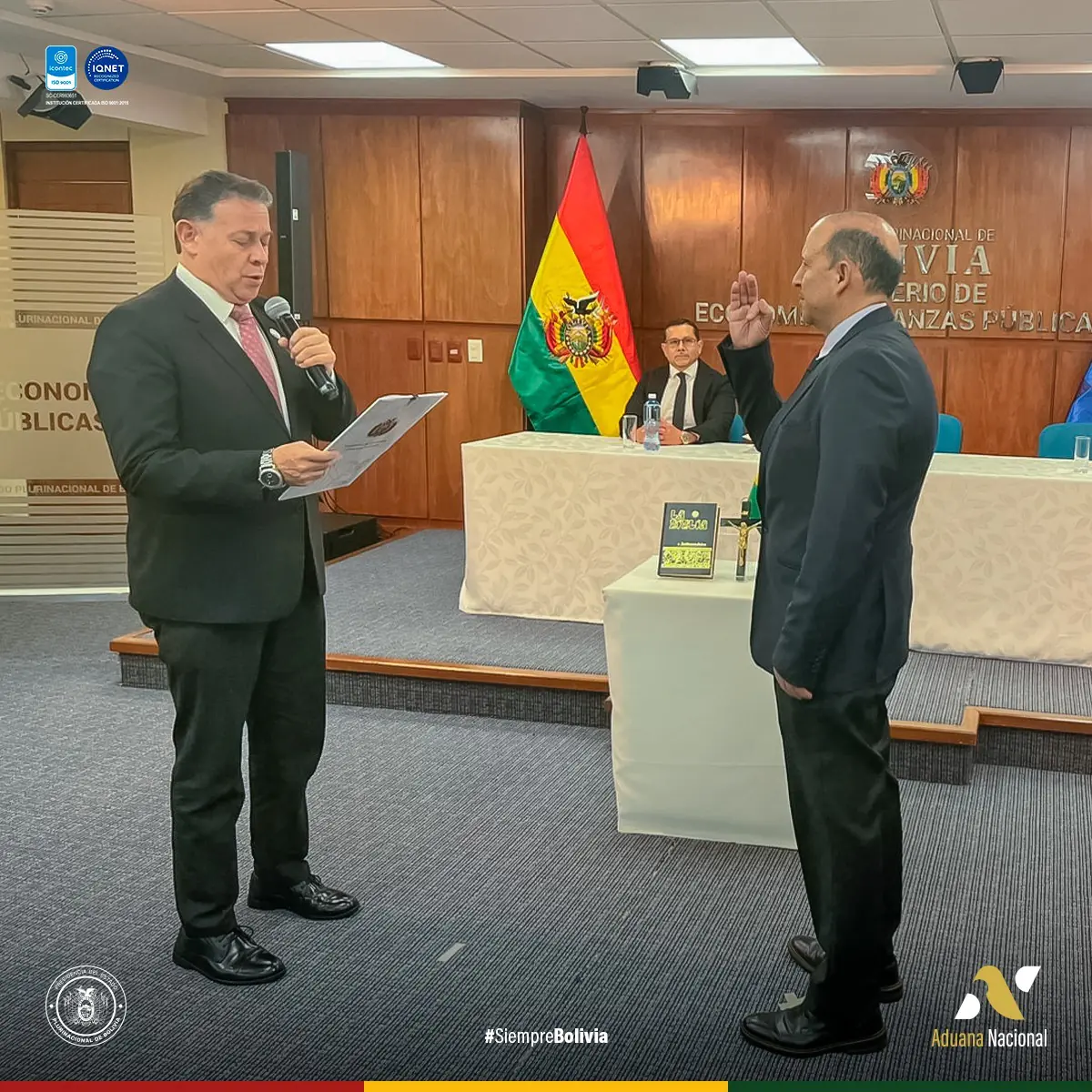 Posesión de Álvaro Fernando Tapia , nuevo director de la Aduana Nacional.
Foto: Aduana.