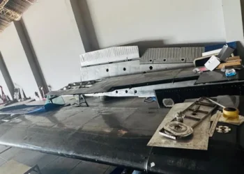 Parte de las piezas halladas en el hangar/Policía Boliviana