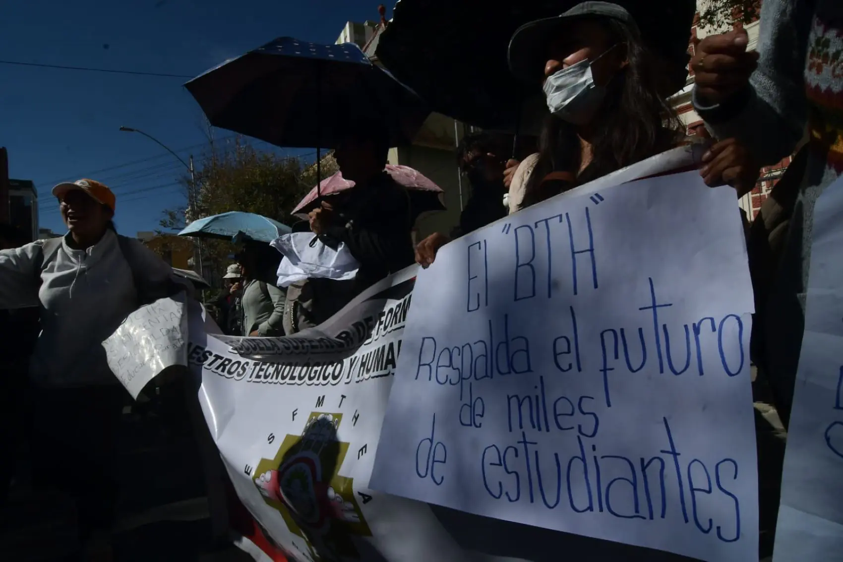 Movilización en rechazo al instructivo del Ministerio de Educación. FOTO: APG