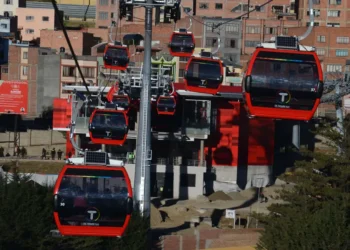 La Línea Roja del teleférico suspenderá operaciones el viernes 1 y el sábado 2 de mayo. FOTO: Mi Teleférico