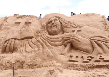 Una de las esculturas en los arenales de Cochiraya. FOTO: APG