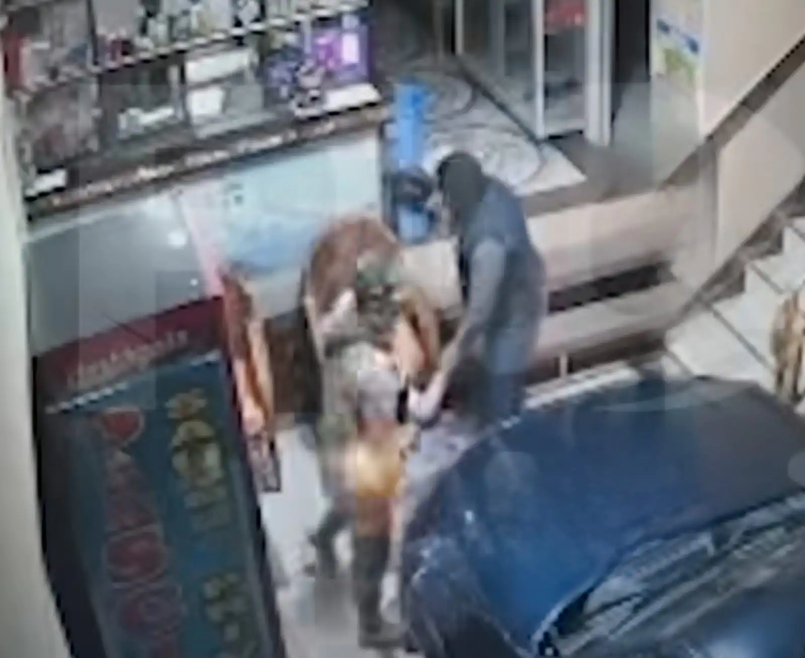 Policías armados robaron 600 celulares en El Alto