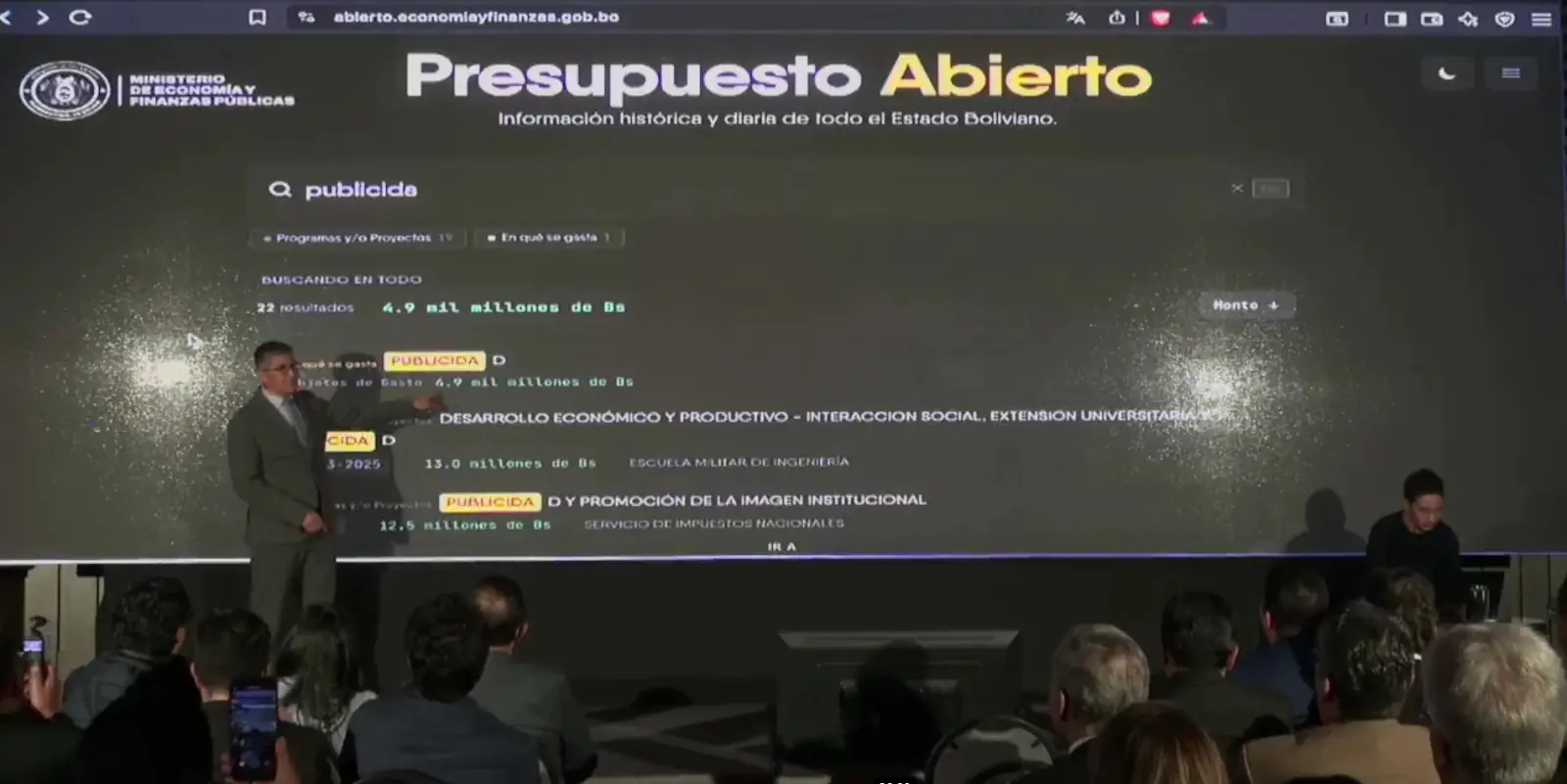 El ministro de Economía, José Gabriel Espinoza, y el científico de datos Rafael López.
Foto: Captura RRSS