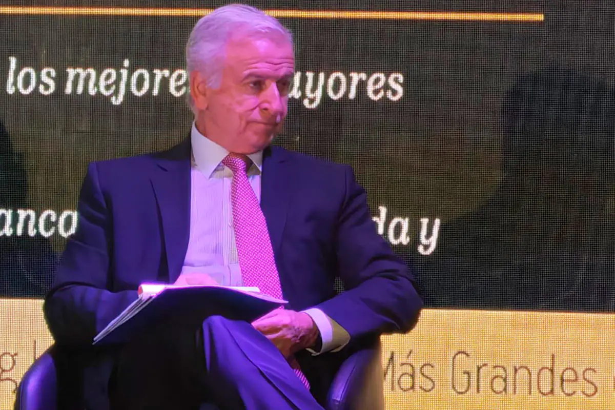 Larraín plantea reformas clave para reactivar la economía boliviana