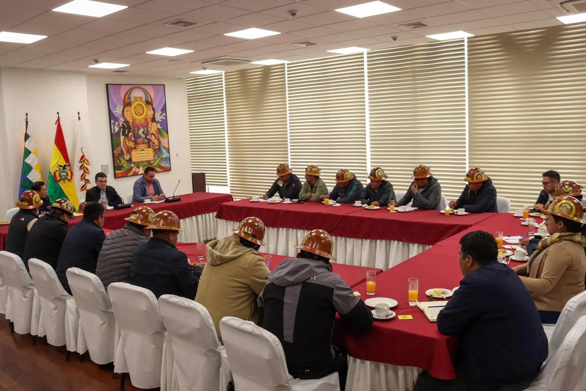 En reunión con Fedecomin, Paz promete ley minera ágil y que atraiga inversiones