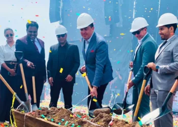 Colocación de la primera piedra del proyecto. Foto: Viceministerio de Políticas de Industrialización