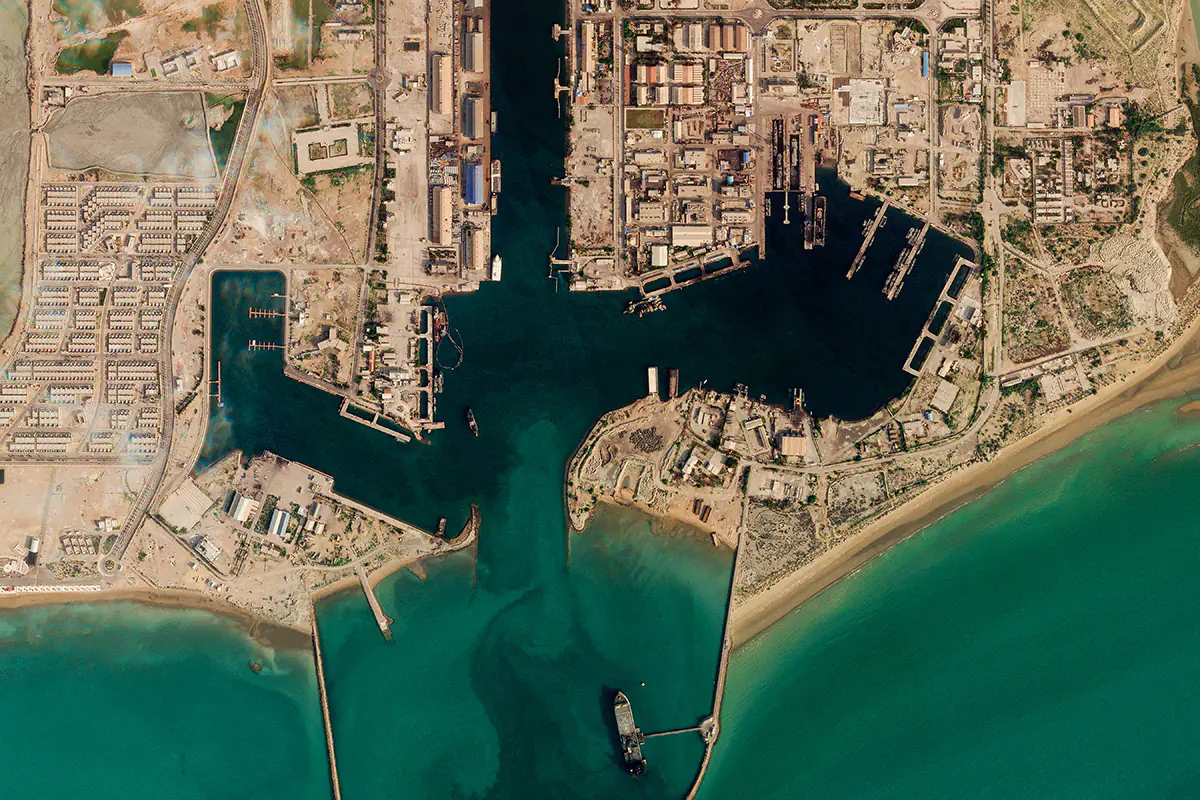 Más de 220 buques cruzan Ormuz, la mayoría procedentes o con destino a Irán