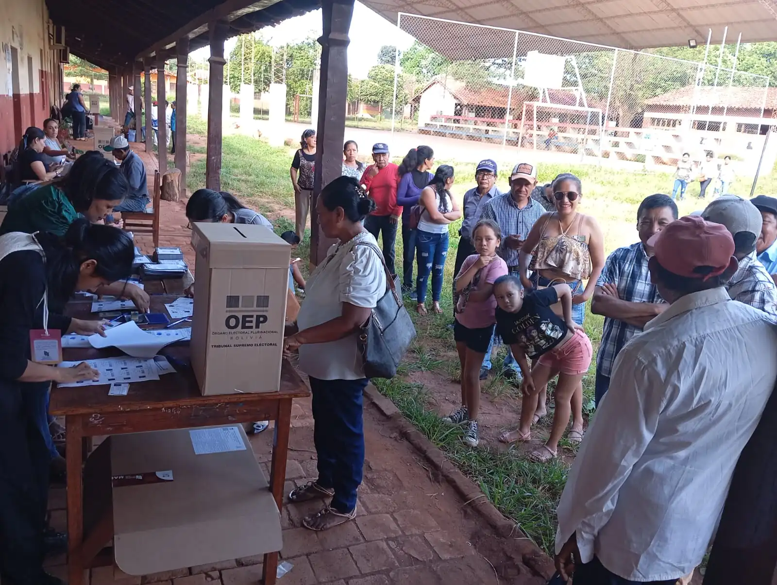 Santa Cruz concluye conteo y se alista para el balotaje