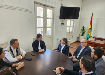 Reunión del alcalde cruceño con personal de la Contraloría/CGE