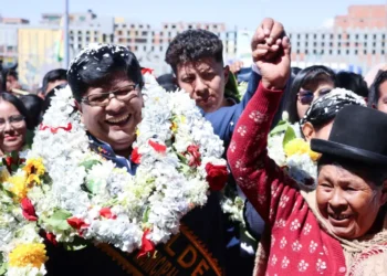 El alcalde de El Alto, Eliser Roca, en su ingreso al Jach'a Uta. FOTO: RRSS