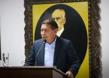 El decano del Tribunal Agroambiental, Víctor Hugo Claure. (Foto: Agroambiental)