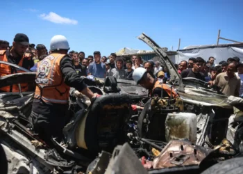 Un vehículo atacado por Israel en Gaza/AFP