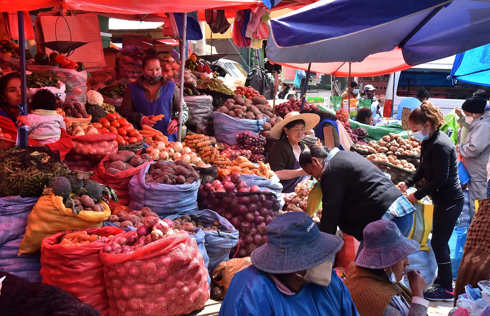 Actividad en un mercado de abasto a nivel nacional. Foto: Archivo