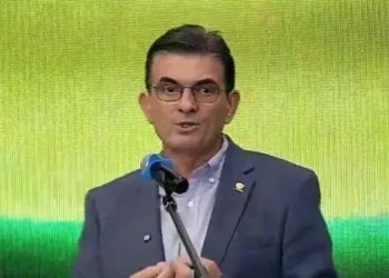 El presidente Rodrigo Paz en el encuentro nacional que se lleva a cabo en Cochabamba.
Foto: Captura Btv