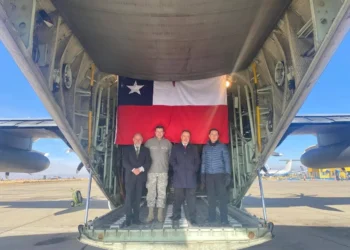 Avión chileno llega a El Alto. Foto: APG