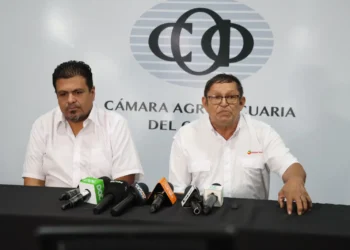Conferencia de prensa del sector productivo de los Valles Cruceños. Foto: CAO