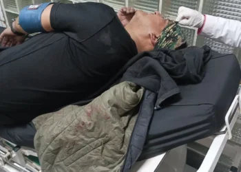 El uniformado fue golpeado por los bloqueadores/RRSS