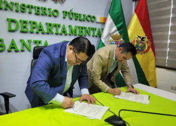 La firma del convenio/Fiscalía General